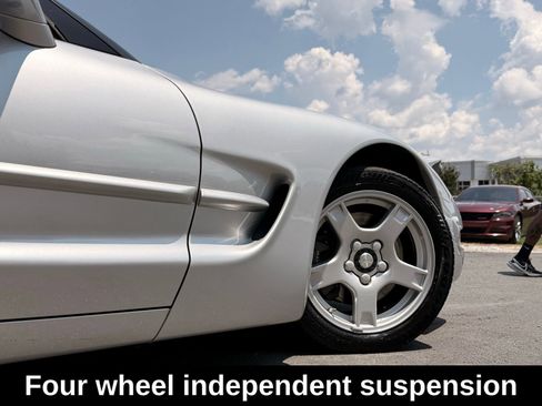 Used 1999 Chevrolet Corvette Convertible w/ Memory Pkg image 19