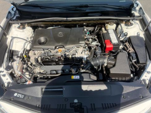 Used 2020 Toyota Camry SE image 19