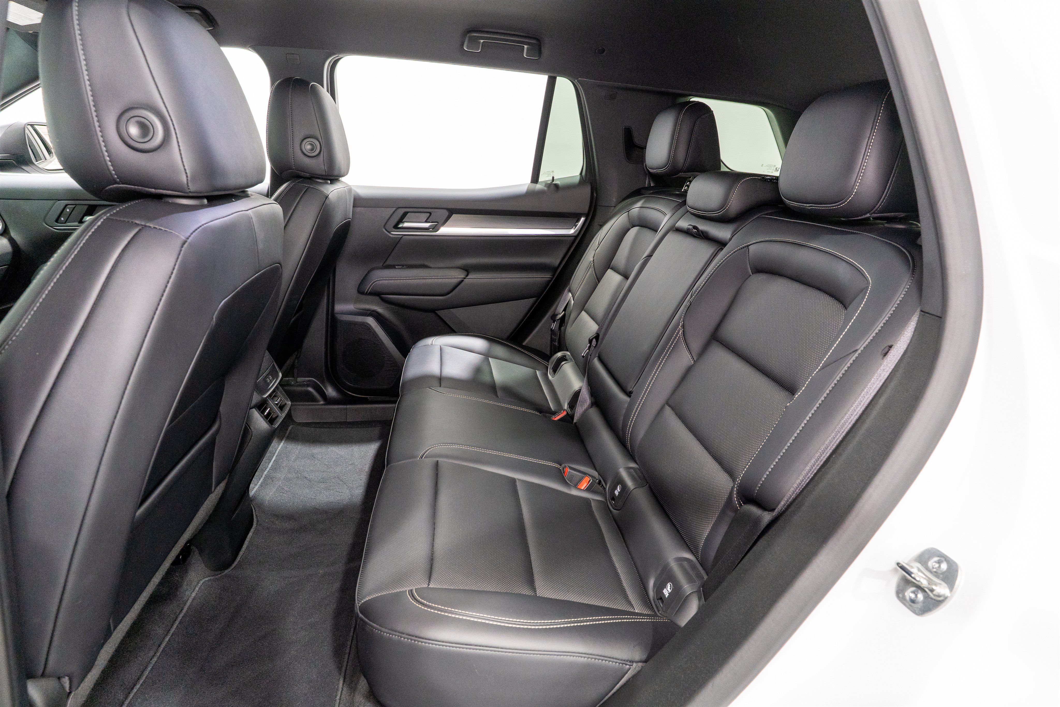 Used 2026 GMC Terrain Elevation w/ Elevation Premium Package FWD image 28