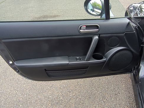 Used 2015 MAZDA MX-5 Miata Sport image 9