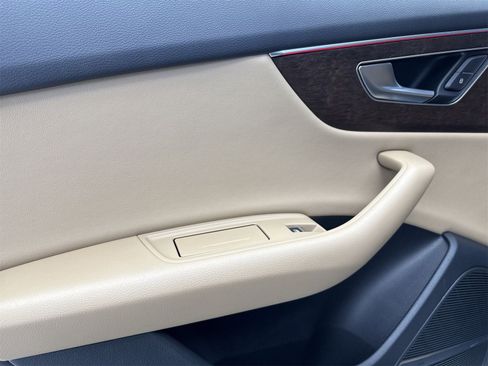 Used 2019 Audi Q8 Premium Plus image 32