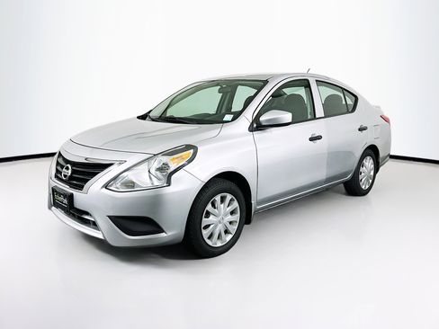 Used 2017 Nissan Versa S Plus image 3