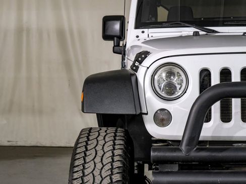 Used 2018 Jeep Wrangler Sport image 33