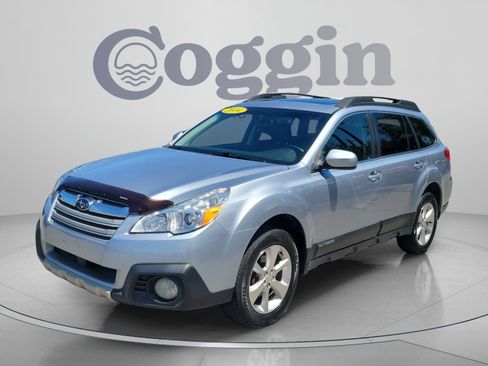 Used 2014 Subaru Outback 2.5i Limited AWD/4WD image 1
