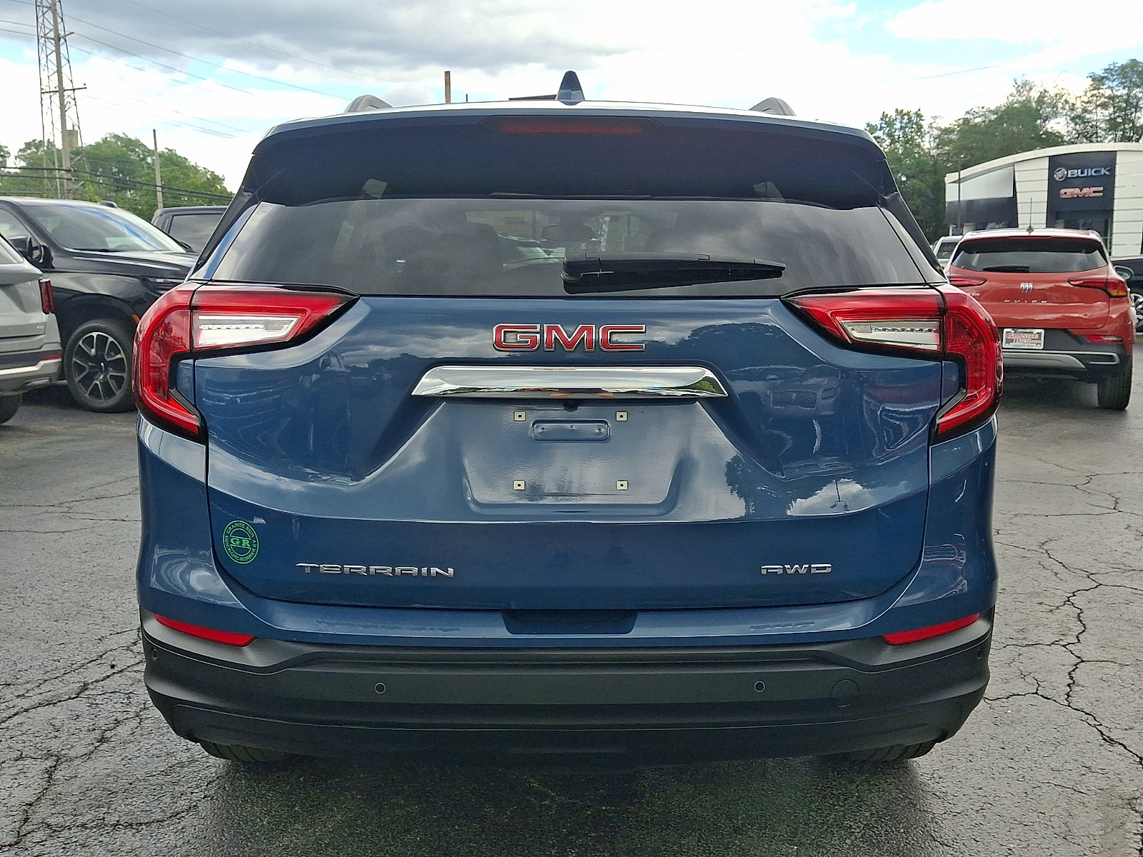 Used 2024 GMC Terrain SLE w/ Driver Convenience Package AWD/4WD image 5