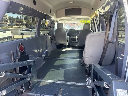 Used 2009 Ford E-150 and Econoline 150 RWD image 11