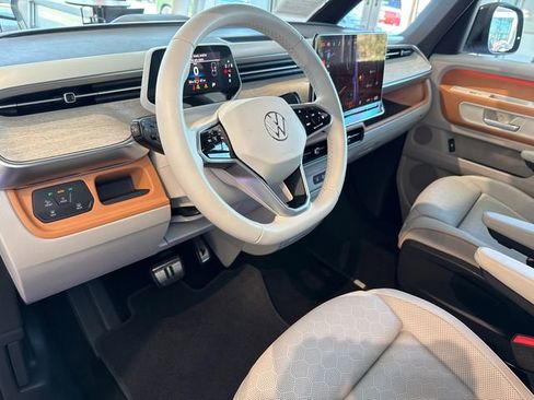 Used 2025 Volkswagen ID. Buzz 1st Edition image 31