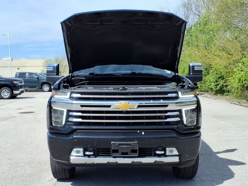 Used 2022 Chevrolet Silverado 2500 High Country w/ Safety Package II AWD/4WD image 32