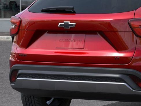 Used 2026 Chevrolet Trax LT w/ Driver Confidence Package FWD image 43