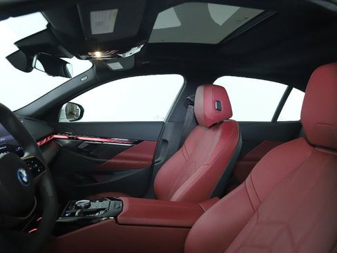 Used 2025 BMW i5 xDrive40 w/ Premium Package image 21