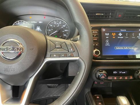 Certified 2021 Nissan Kicks SV FWD image 12