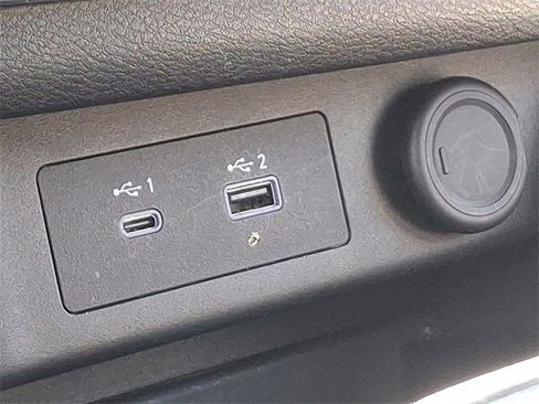 Used 2023 Nissan Rogue SV image 24