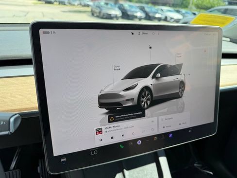 Used 2022 Tesla Model Y Long Range AWD/4WD image 23