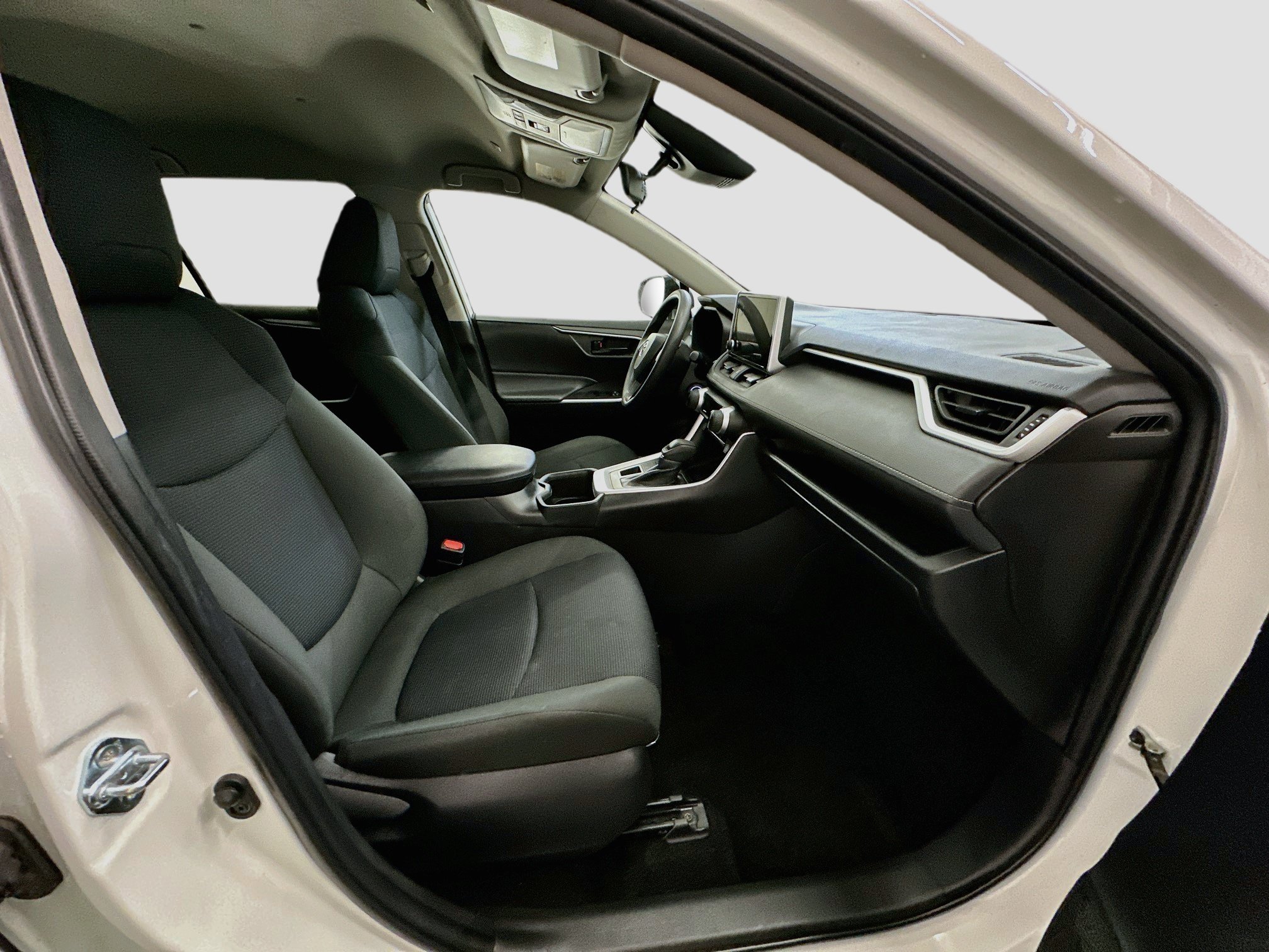 Used 2025 Toyota RAV4 LE AWD/4WD image 32