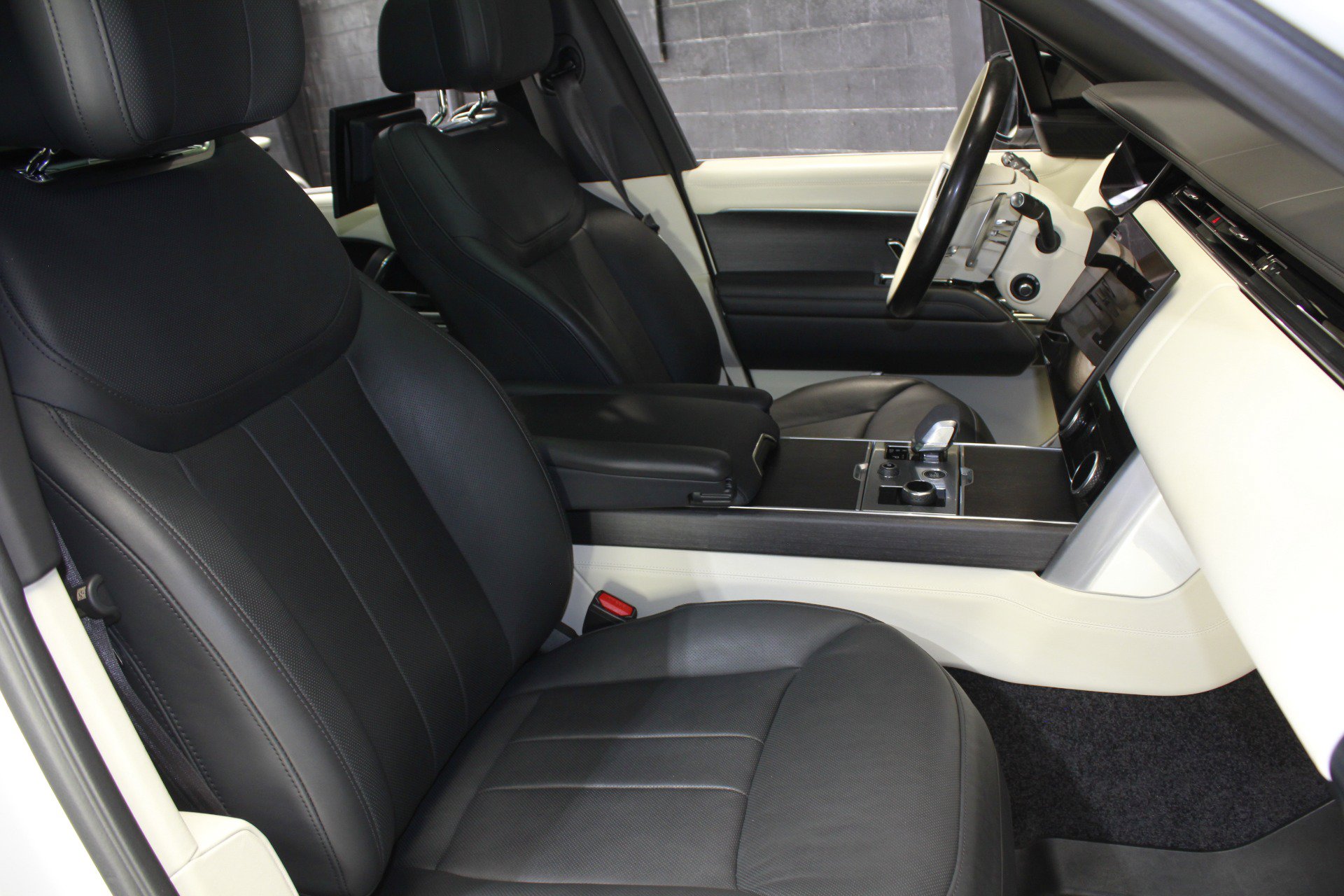 Used 2023 Land Rover Range Rover Long Wheelbase Autobiography AWD/4WD image 60