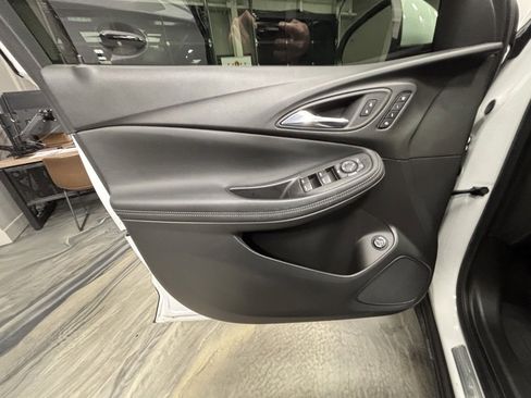 Used 2022 Buick Encore GX Essence w/ Experience Buick Package image 53