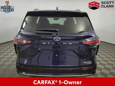 Used 2021 Toyota Sienna Platinum FWD image 7