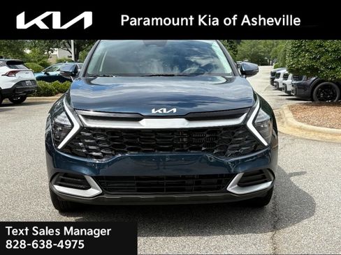 Certified 2025 Kia Sportage EX w/ EX Premium Package AWD/4WD image 2