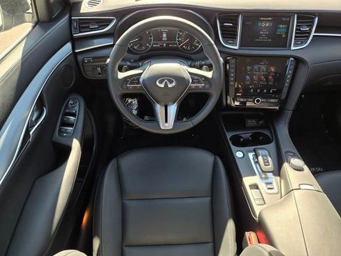Certified 2025 INFINITI QX50 Pure image 15