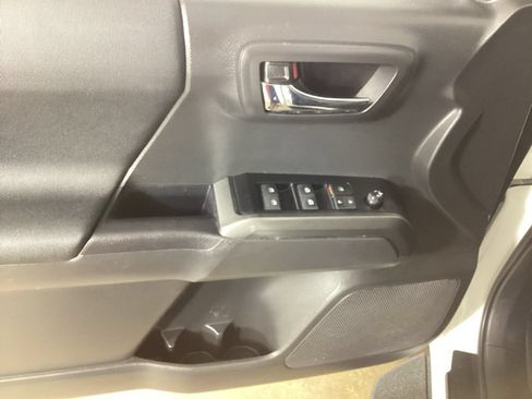 Used 2023 Toyota Tacoma TRD Off-Road AWD/4WD image 12