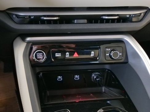 New 2025 Audi Q5 Premium Plus image 24