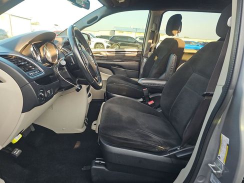 Used 2015 Dodge Grand Caravan SE FWD image 8