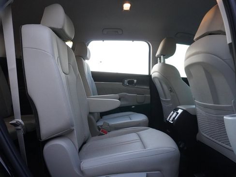 Used 2023 Kia Sorento SX Prestige image 42