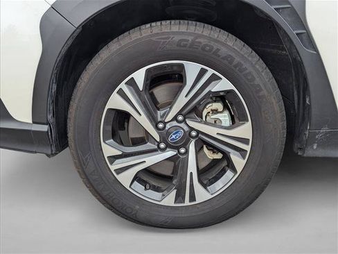 Used 2025 Subaru Crosstrek 2.5i Premium AWD/4WD image 9