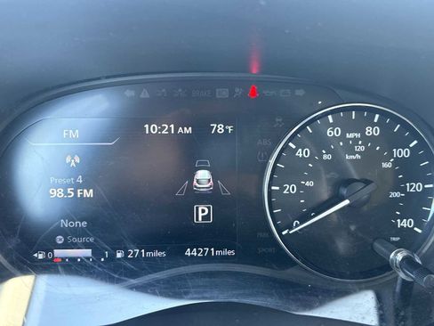 Used 2021 Nissan Kicks SV image 10