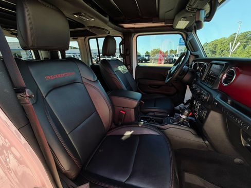 Used 2023 Jeep Wrangler Unlimited Rubicon AWD/4WD image 14