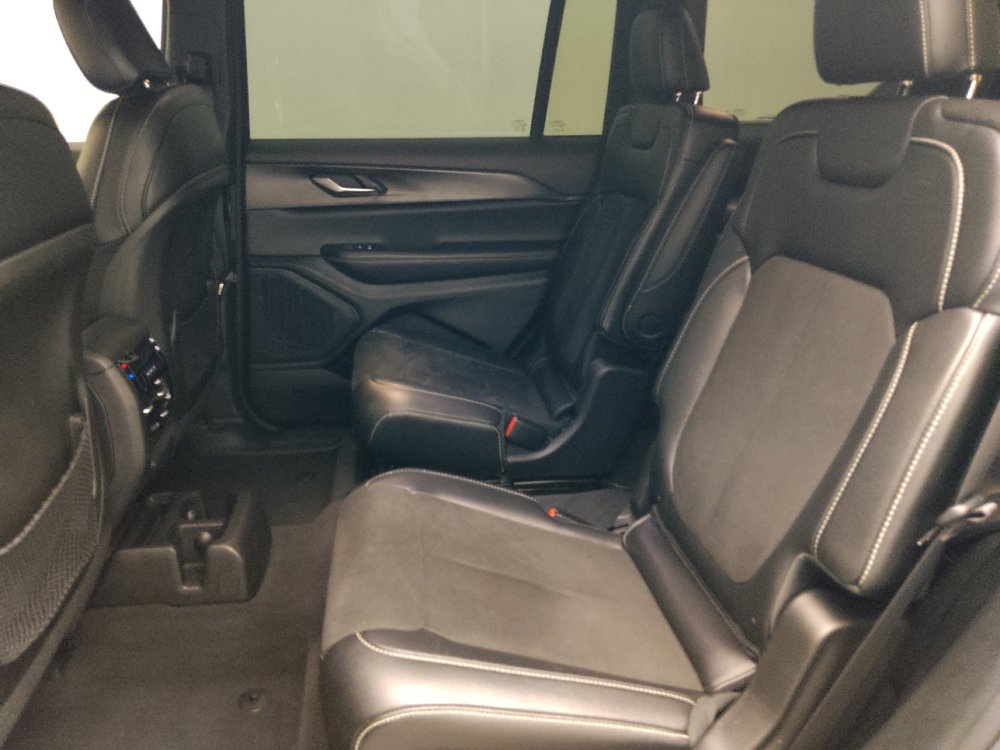 Used 2023 Jeep Grand Cherokee L Laredo RWD image 18