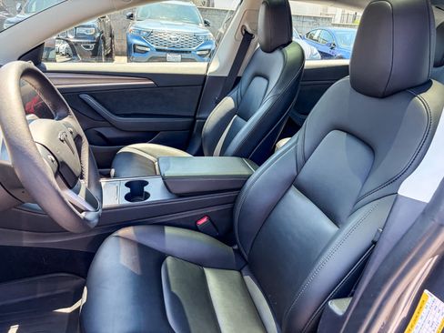 Used 2023 Tesla Model 3 Standard Range RWD image 16