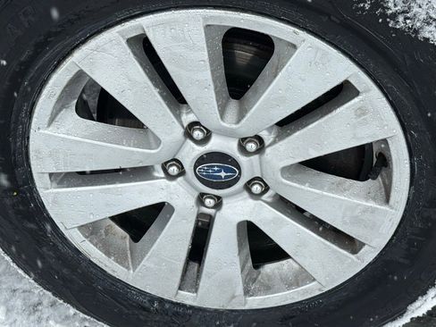 Used 2019 Subaru Outback 2.5i Premium image 10