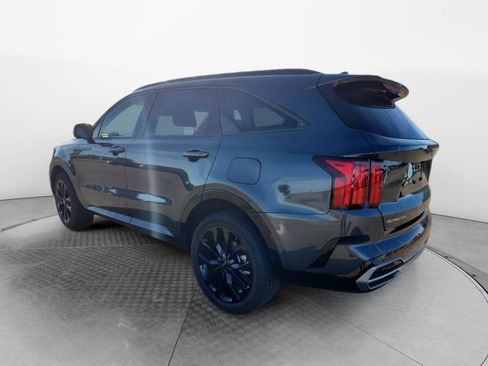 Used 2023 Kia Sorento SX image 3