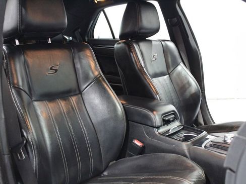 Used 2019 Chrysler 300 S RWD image 15