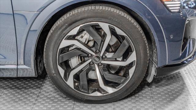 Used 2024 Audi Q8 e-tron Premium Plus w/ Premium Plus Package AWD/4WD image 37