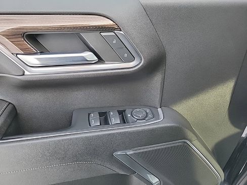 Used 2023 Chevrolet Silverado 1500 LT image 6