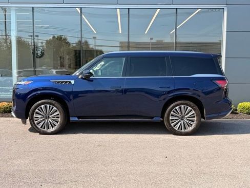 Used 2025 INFINITI QX80 Sensory AWD/4WD image 3
