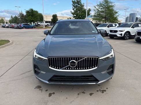 Used 2023 Volvo XC60 B5 Plus w/ Climate Package image 2