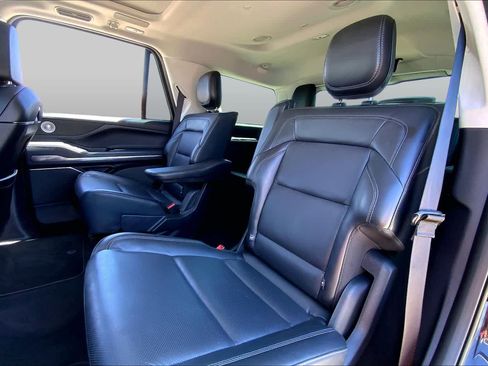 Certified 2025 Lincoln Navigator Reserve AWD/4WD image 41