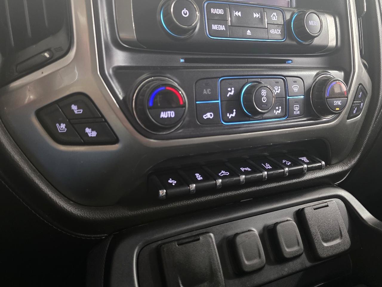 Used 2019 Chevrolet Silverado 2500 LTZ w/ Duramax Plus Package AWD/4WD image 20