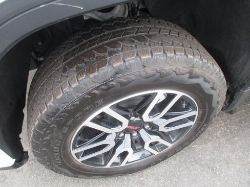 Certified 2025 GMC Sierra 1500 AT4 w/ AT4 Premium Package image 12