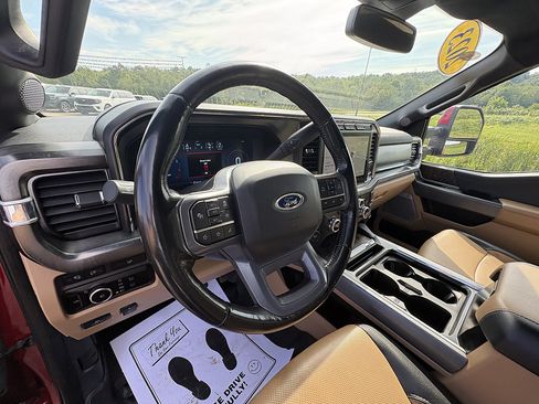 Used 2023 Ford F250 Lariat w/ Sport Appearance Package AWD/4WD image 28