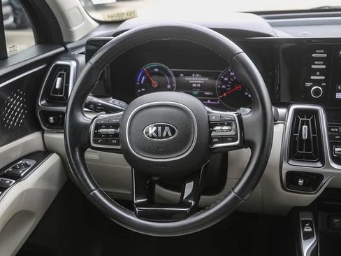 Used 2021 Kia Sorento S FWD image 17