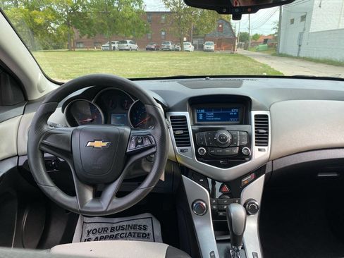 Used 2016 Chevrolet Cruze LS image 19