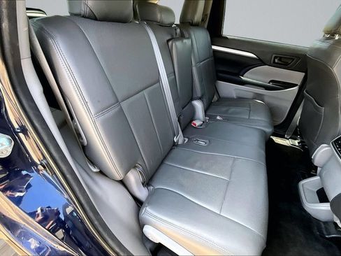 Used 2015 Toyota Highlander Plus AWD/4WD image 24