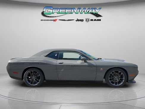 Used 2023 Dodge Challenger R/T Scat Pack RWD image 4