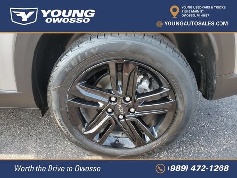 Used 2025 Chevrolet Trax ACTIV w/ Sunroof Package FWD image 32