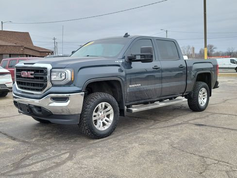 Used 2017 GMC Sierra 1500 4x4 Crew Cab w/ Sierra Convenience Package image 2