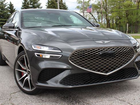 Used 2025 Genesis G70 2.5T RWD image 2